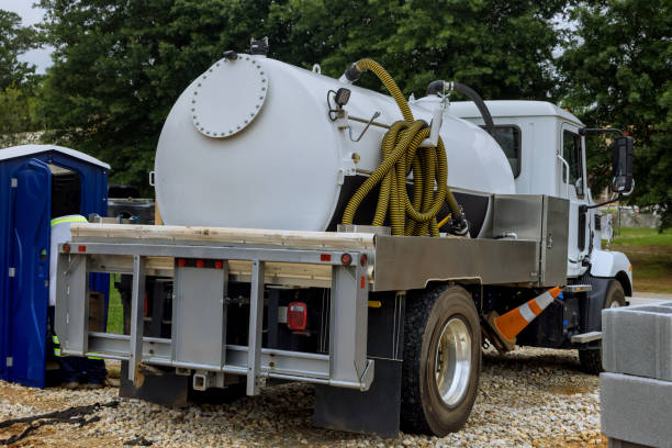 Portable Toilet Options We Offer in Bannockburn, IL